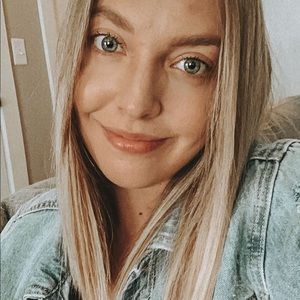 Meet your Posher, Kenzie